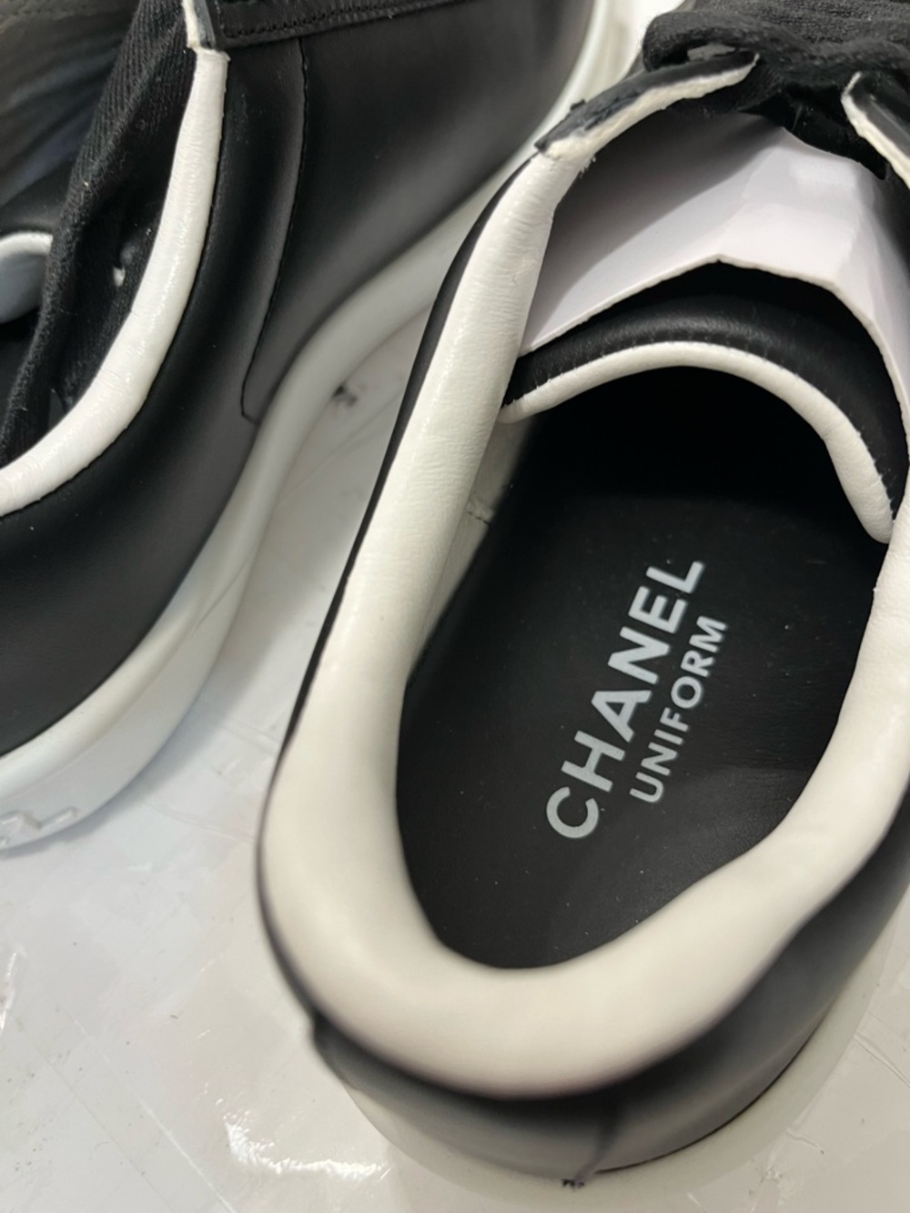 CHANEL Black and White women's Leather Sneakers - Picture 8 of 10